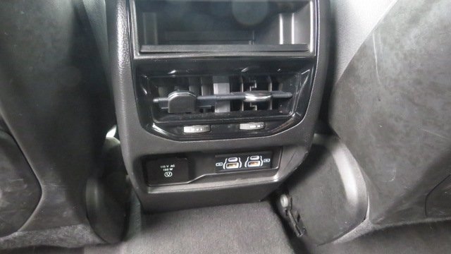 Used 2022 Jeep Grand Cherokee Altitude image 16