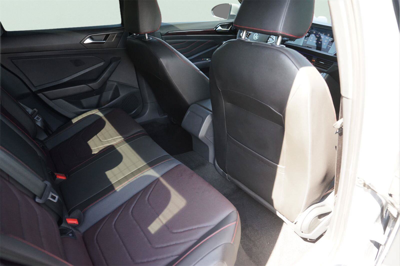 Used 2023 Volkswagen Jetta GLI Autobahn FWD image 15