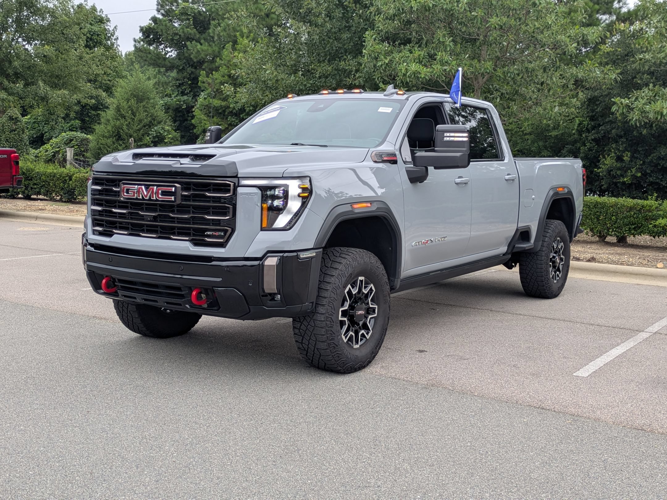 Used 2024 GMC Sierra 2500 AT4X AWD/4WD image 8
