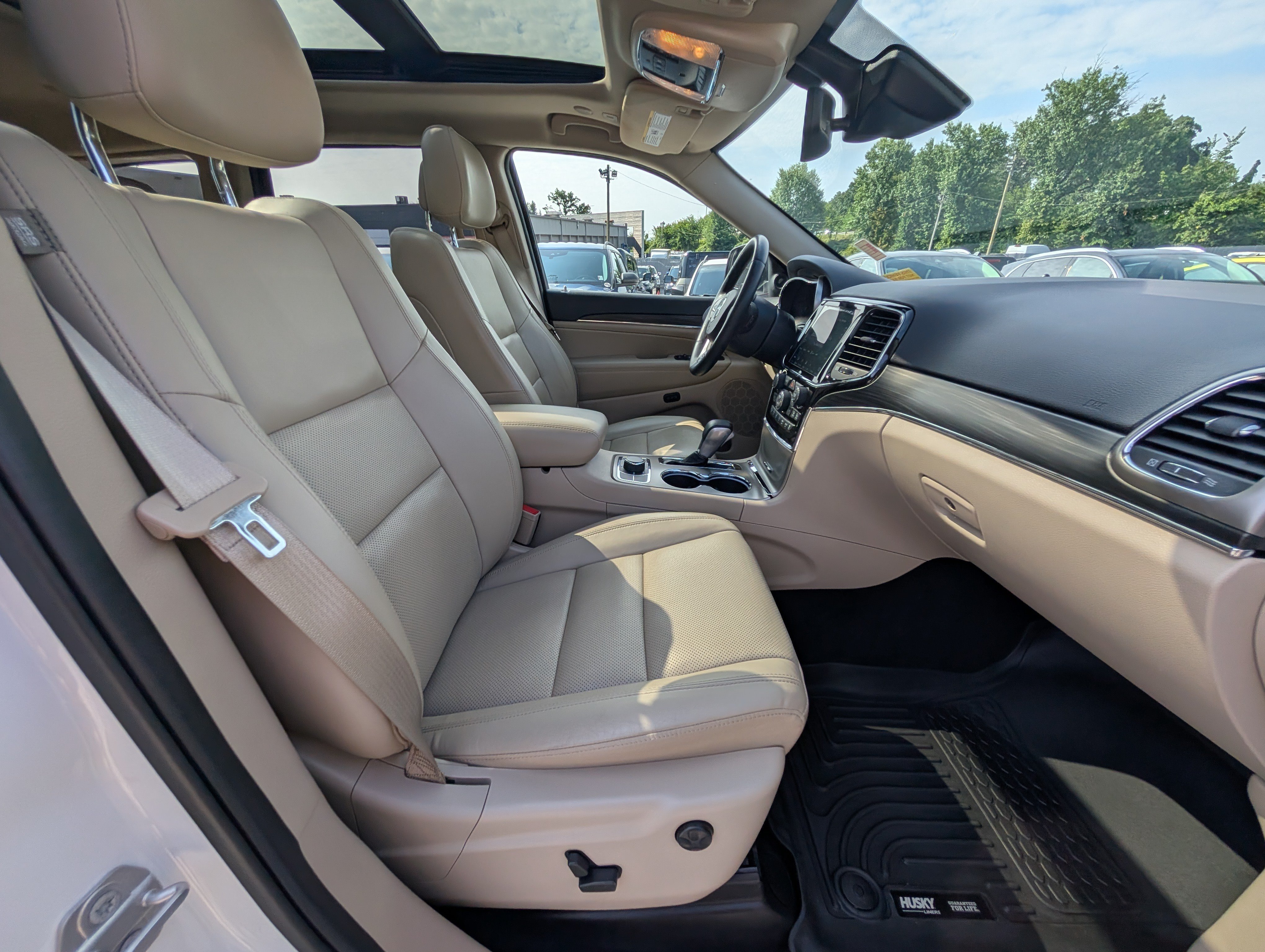 Used 2021 Jeep Grand Cherokee Limited w/ Luxury Group II AWD/4WD image 12
