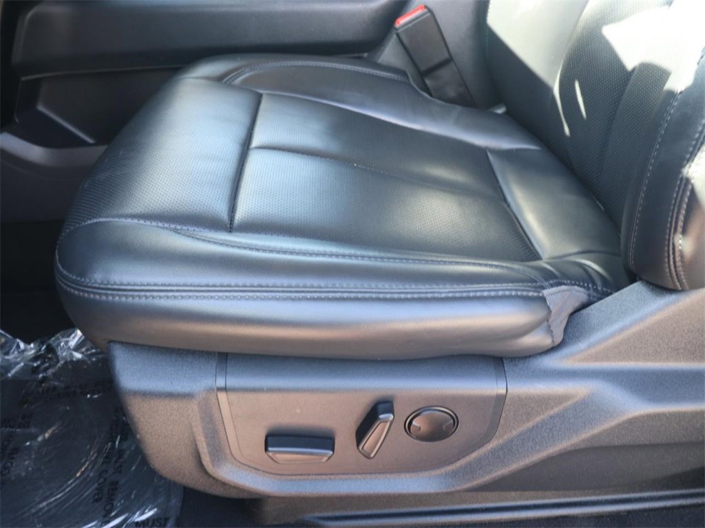 Certified 2024 Ford Expedition XLT image 17