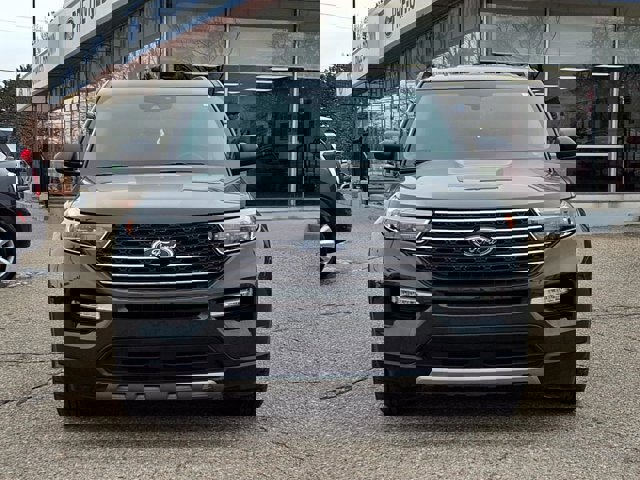 Certified 2024 Ford Explorer XLT w/ Equipment Group 202A image 4