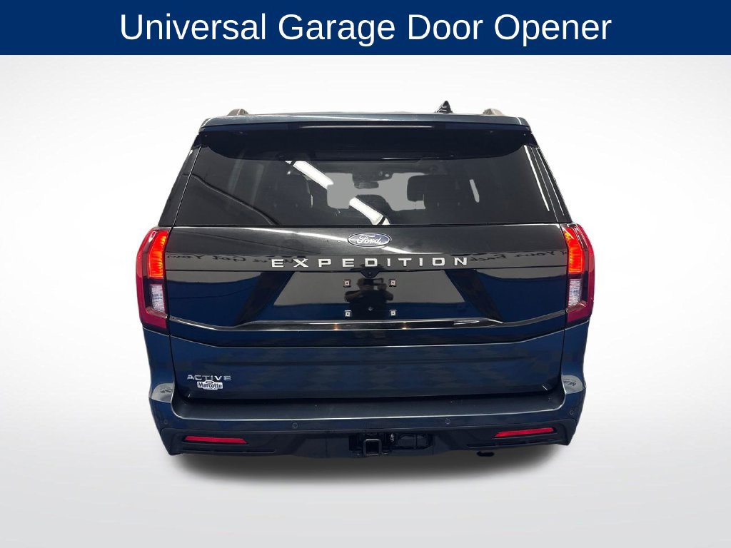 Certified 2025 Ford Expedition Active AWD/4WD image 4