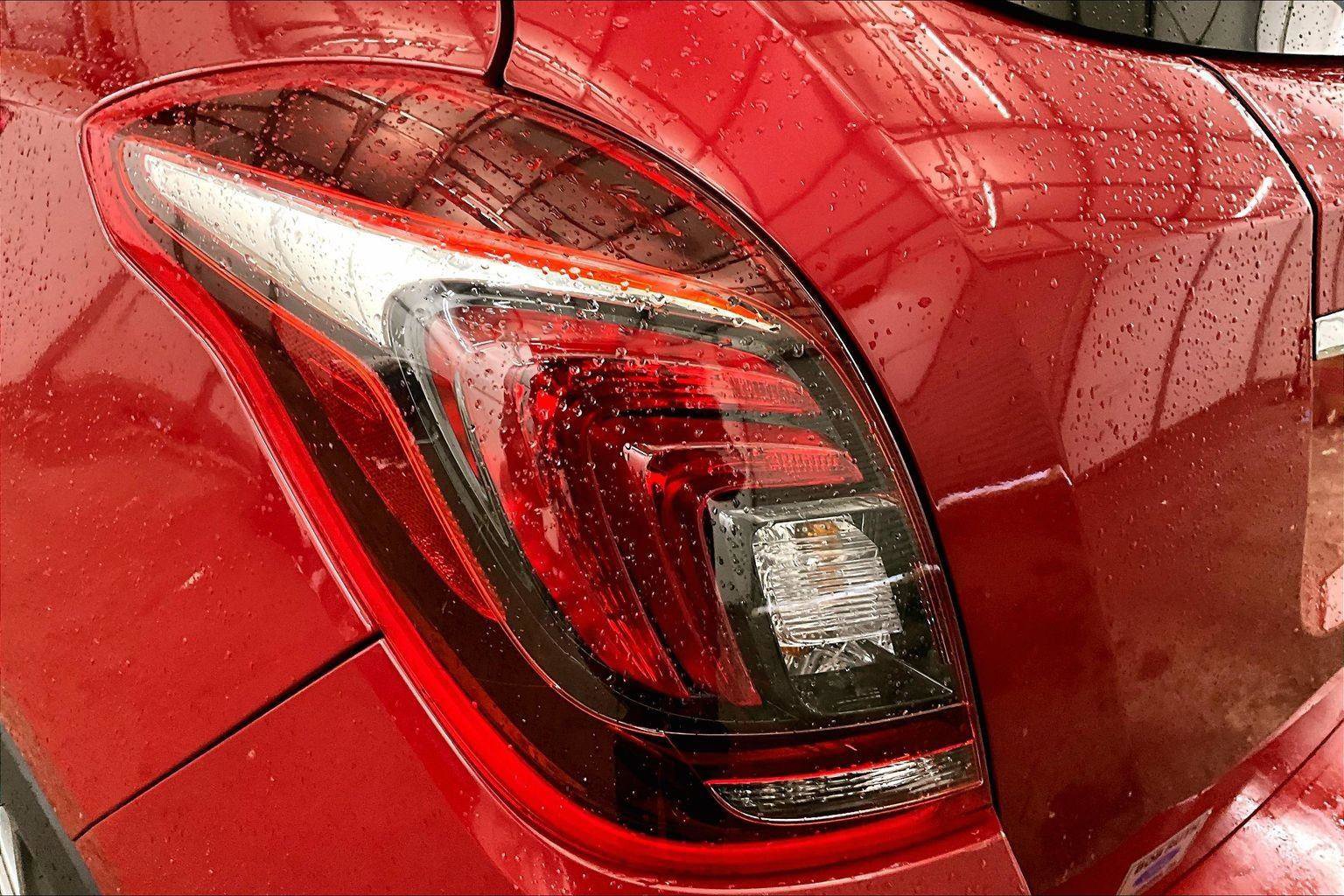 Used 2019 Buick Encore Sport Touring image 28