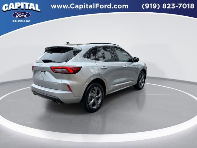 Certified 2023 Ford Escape ST-Line w/ Tech Pack #1 AWD/4WD image 6