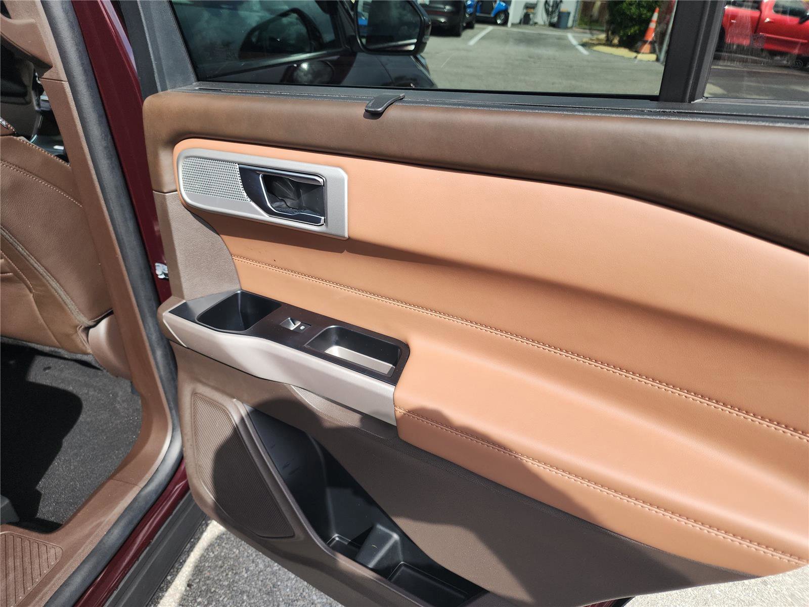 Certified 2023 Ford Explorer King Ranch w/ Class IV Trailer Tow Package AWD/4WD image 22