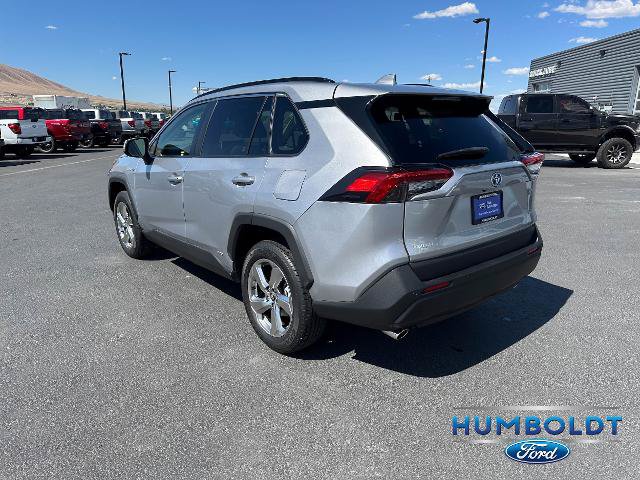 Used 2021 Toyota RAV4 XLE Premium AWD/4WD image 7