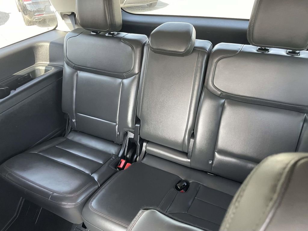 Certified 2025 Ford Expedition Active AWD/4WD image 23