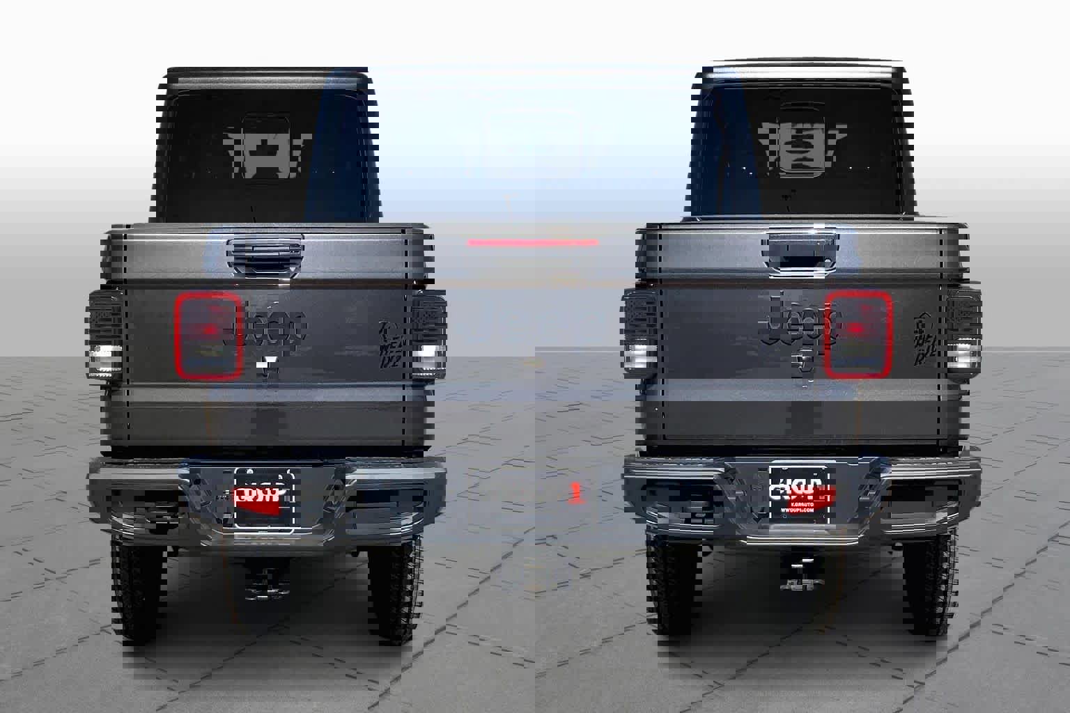 Used 2021 Jeep Gladiator Sport image 2