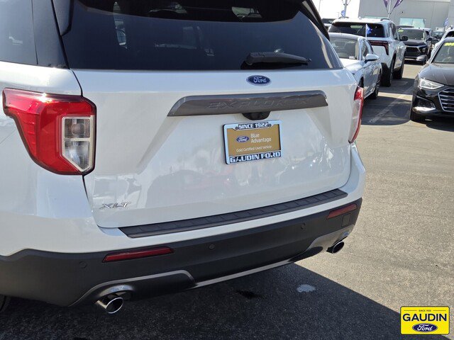 Certified 2023 Ford Explorer XLT w/ Equipment Group 202A RWD image 6