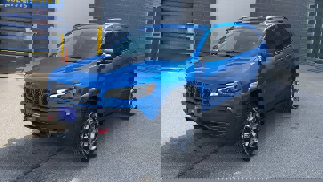 Used 2019 Jeep Cherokee Trailhawk image 5