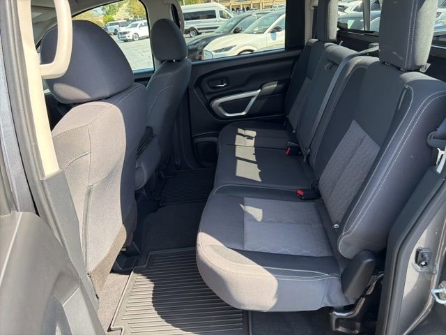 Used 2022 Nissan Titan SV image 18