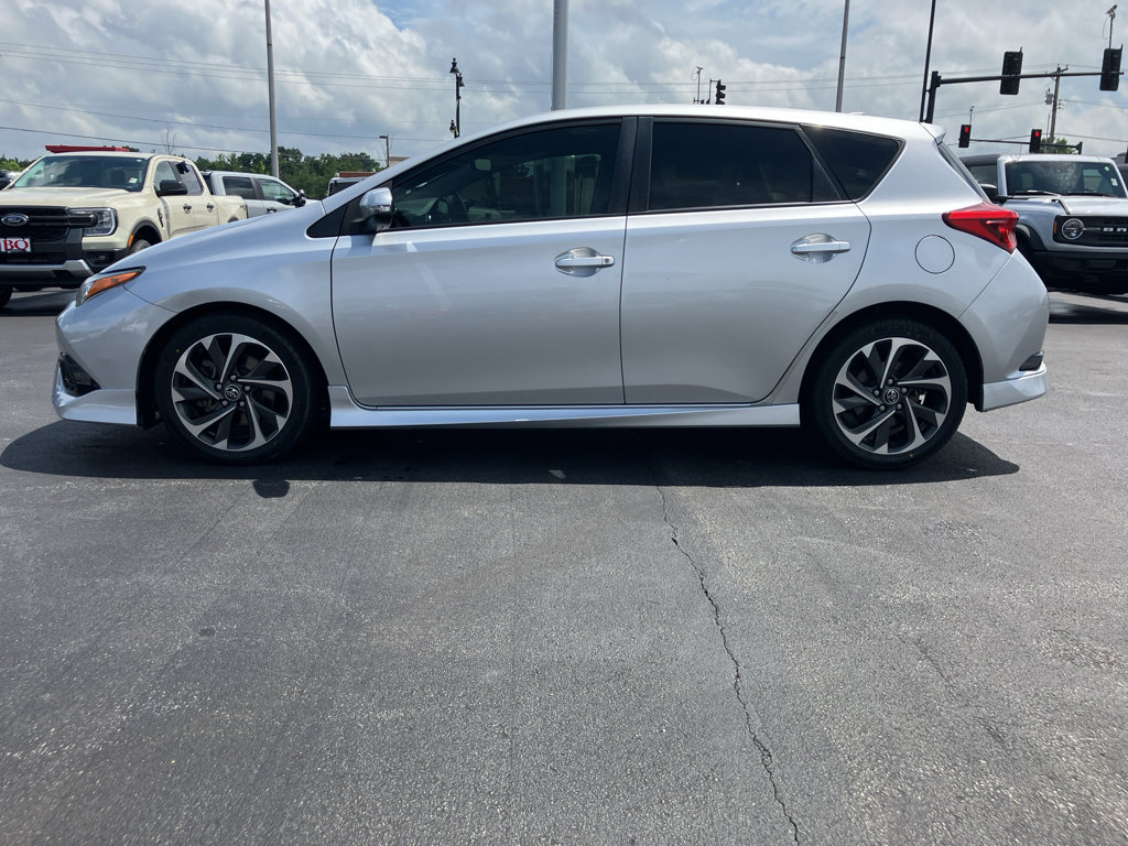 Used 2017 Toyota Corolla iM FWD image 3