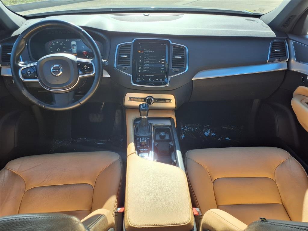 Used 2018 Volvo XC90 T6 Momentum w/ Convenience Package image 3