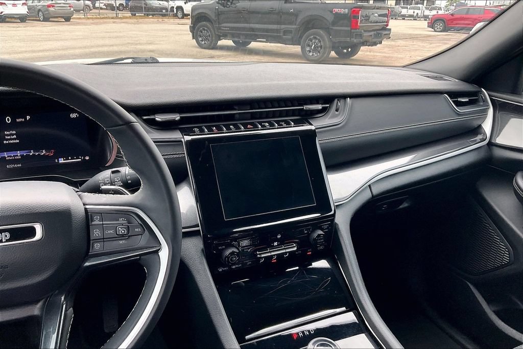 Used 2023 Jeep Grand Cherokee L Laredo AWD/4WD image 9