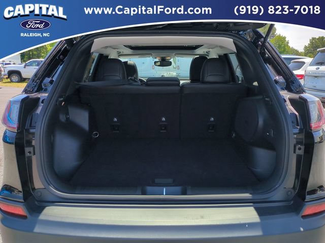 Used 2022 Jeep Cherokee Limited AWD/4WD image 23