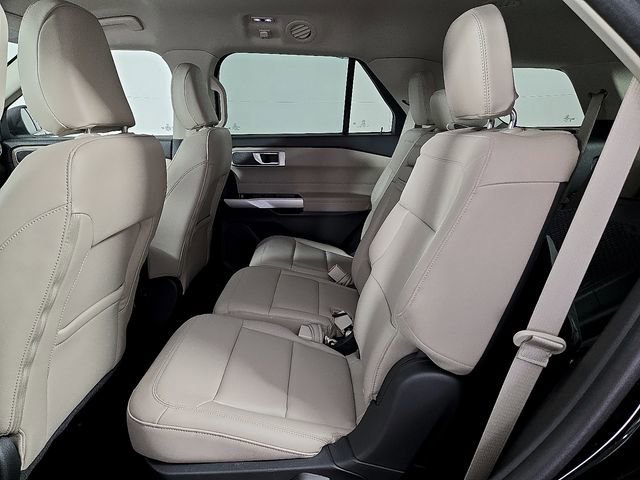 Certified 2023 Ford Explorer XLT w/ Equipment Group 202A image 10