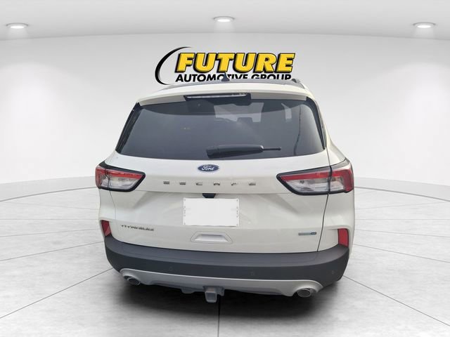 Certified 2020 Ford Escape Titanium w/ Titanium Premium Package 2.0 AWD/4WD image 3