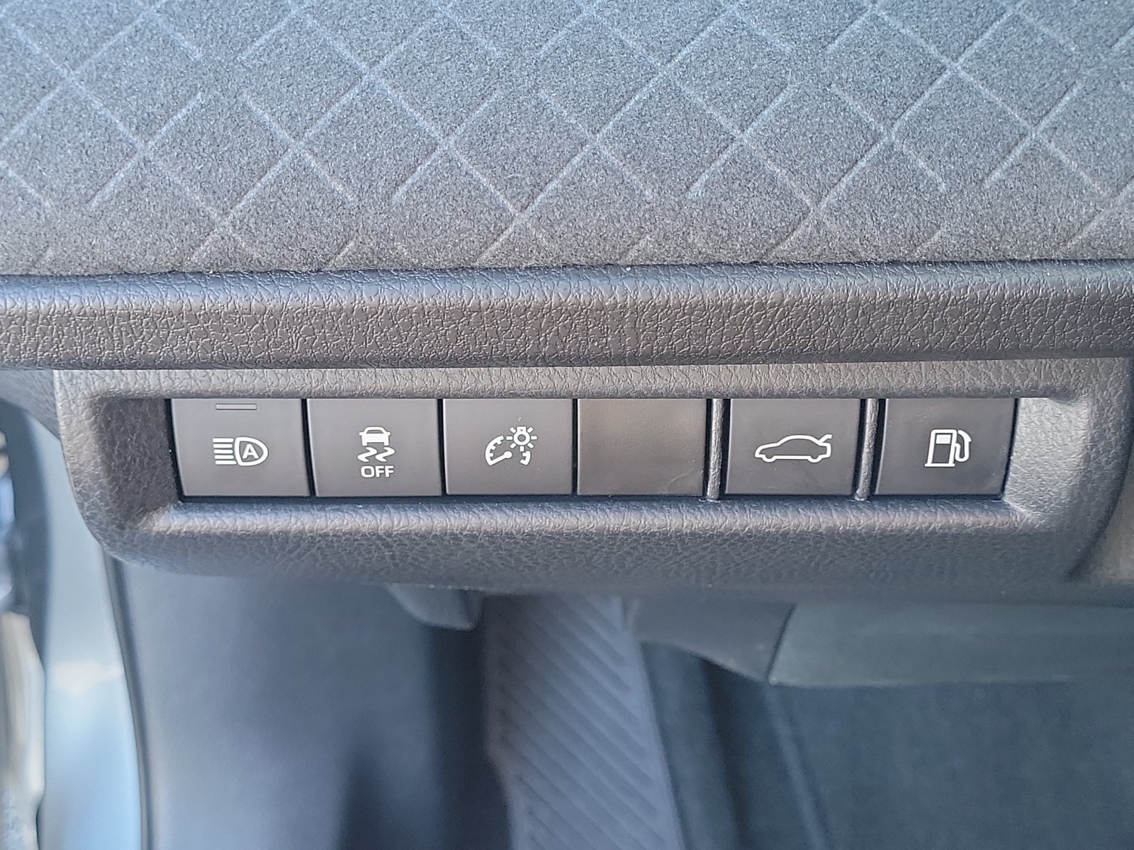 Used 2025 Toyota Camry XLE FWD image 27