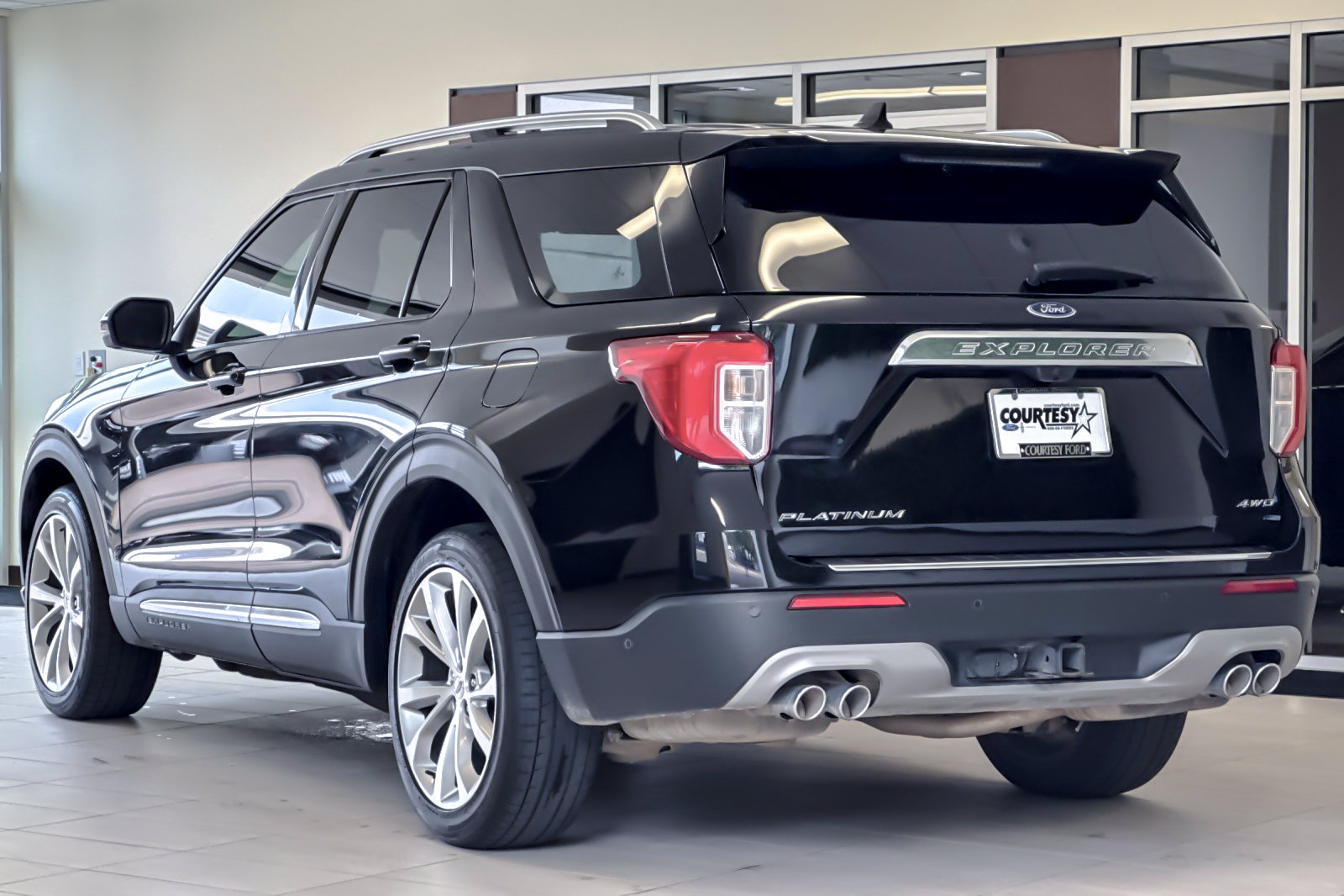 Certified 2021 Ford Explorer Platinum w/ Equipment Group 601A AWD/4WD image 6