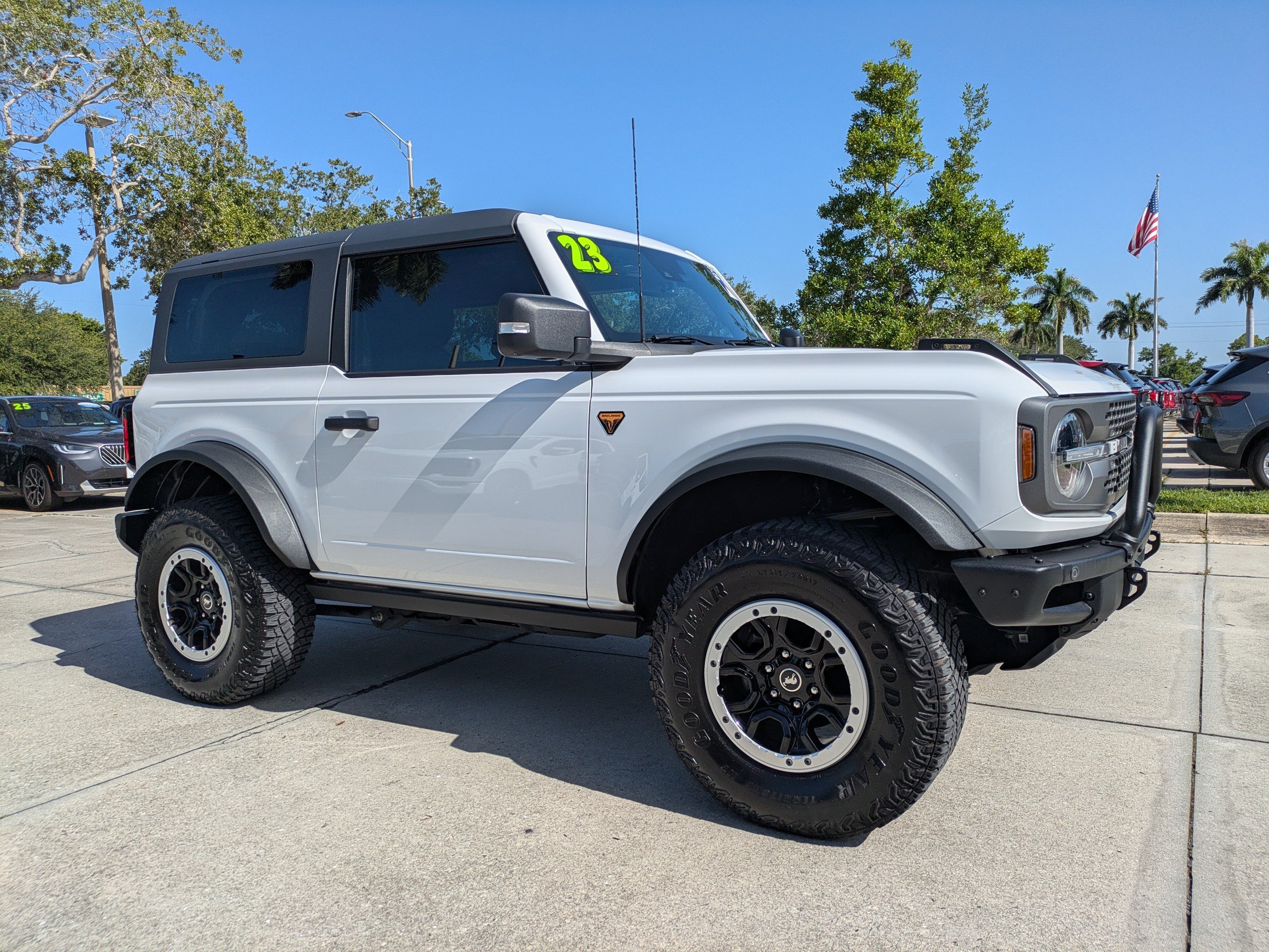 Certified 2023 Ford Bronco Badlands w/ Sasquatch Package AWD/4WD image 2