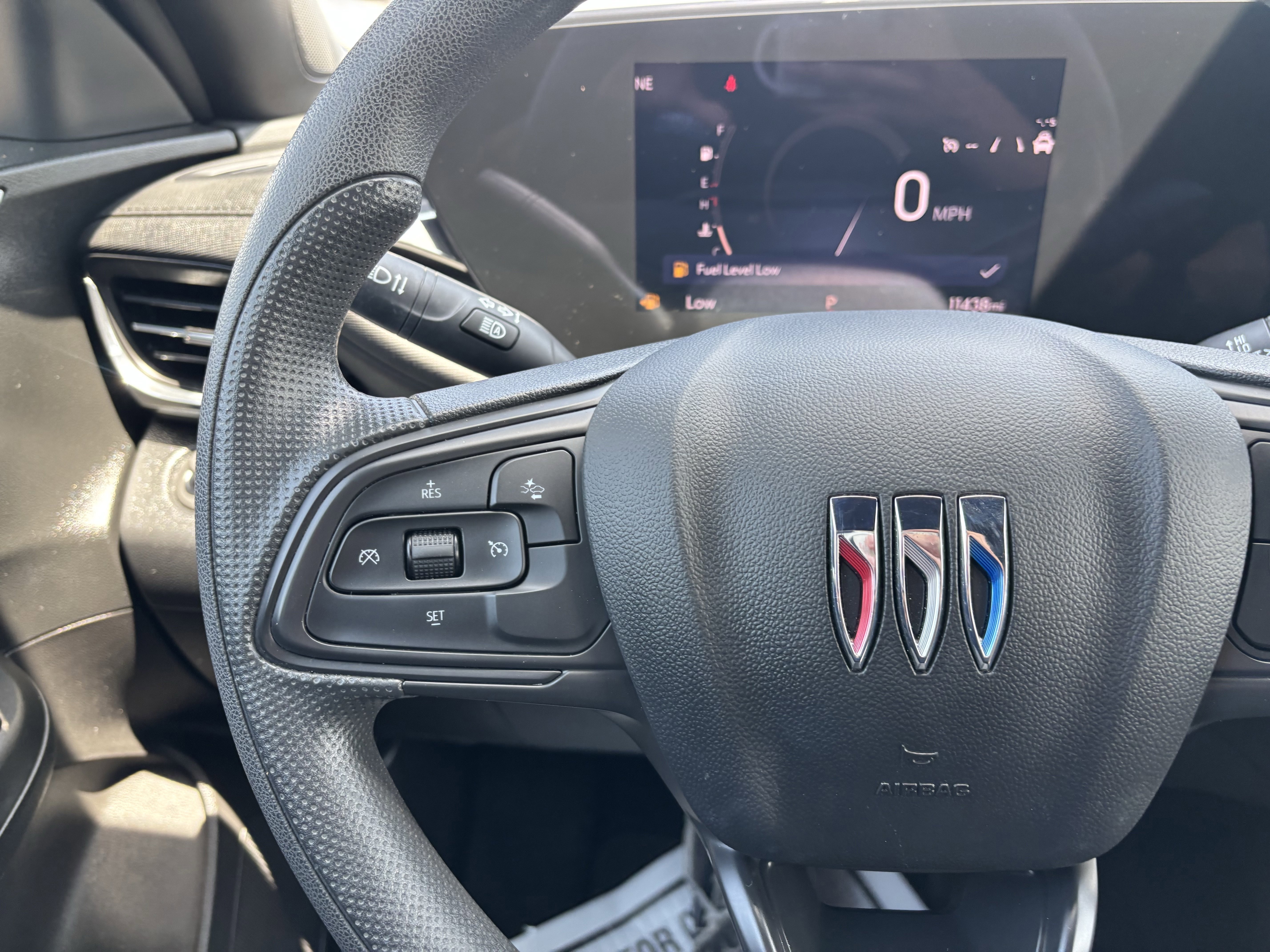 Used 2025 Buick Envista Preferred image 28