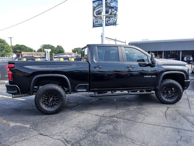 Used 2024 Chevrolet Silverado 2500 ZR2 w/ Technology Package AWD/4WD image 11