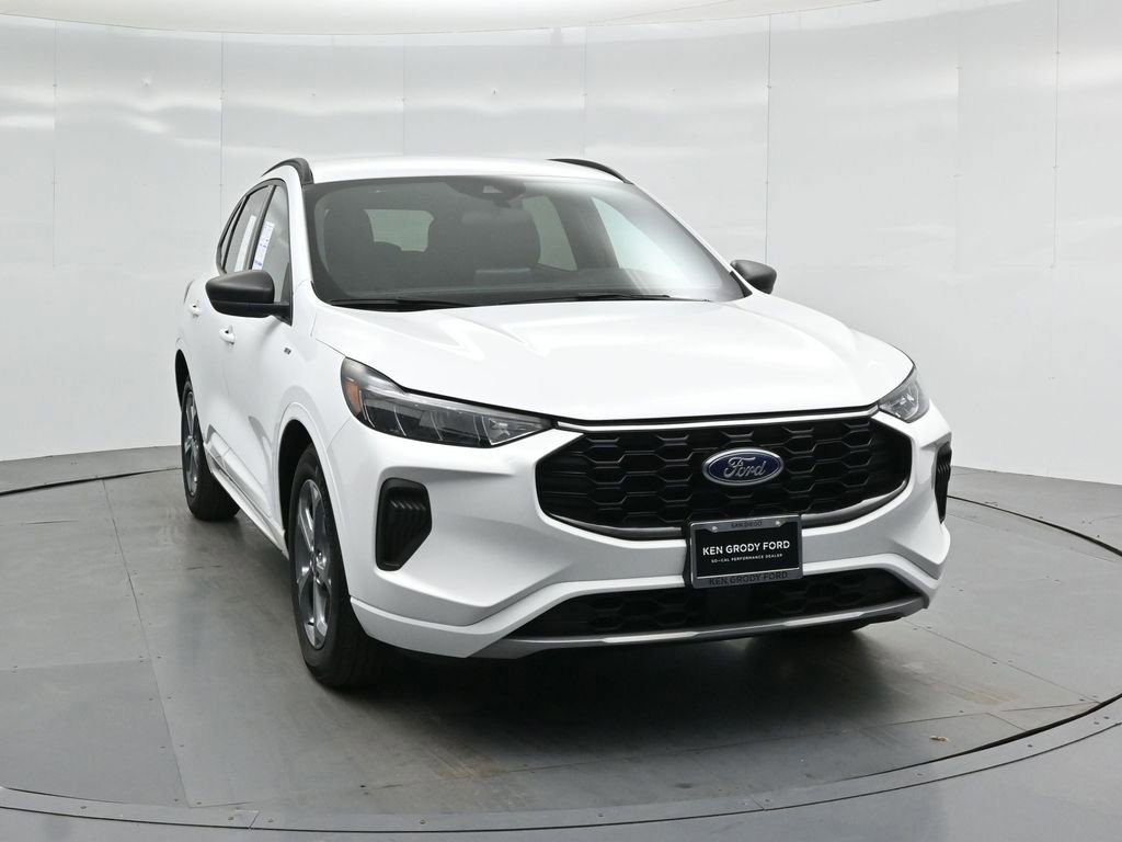 Certified 2023 Ford Escape ST-Line w/ Equipment Group 301A image 9