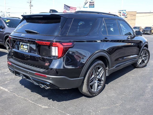 Certified 2025 Ford Explorer ST AWD/4WD image 10