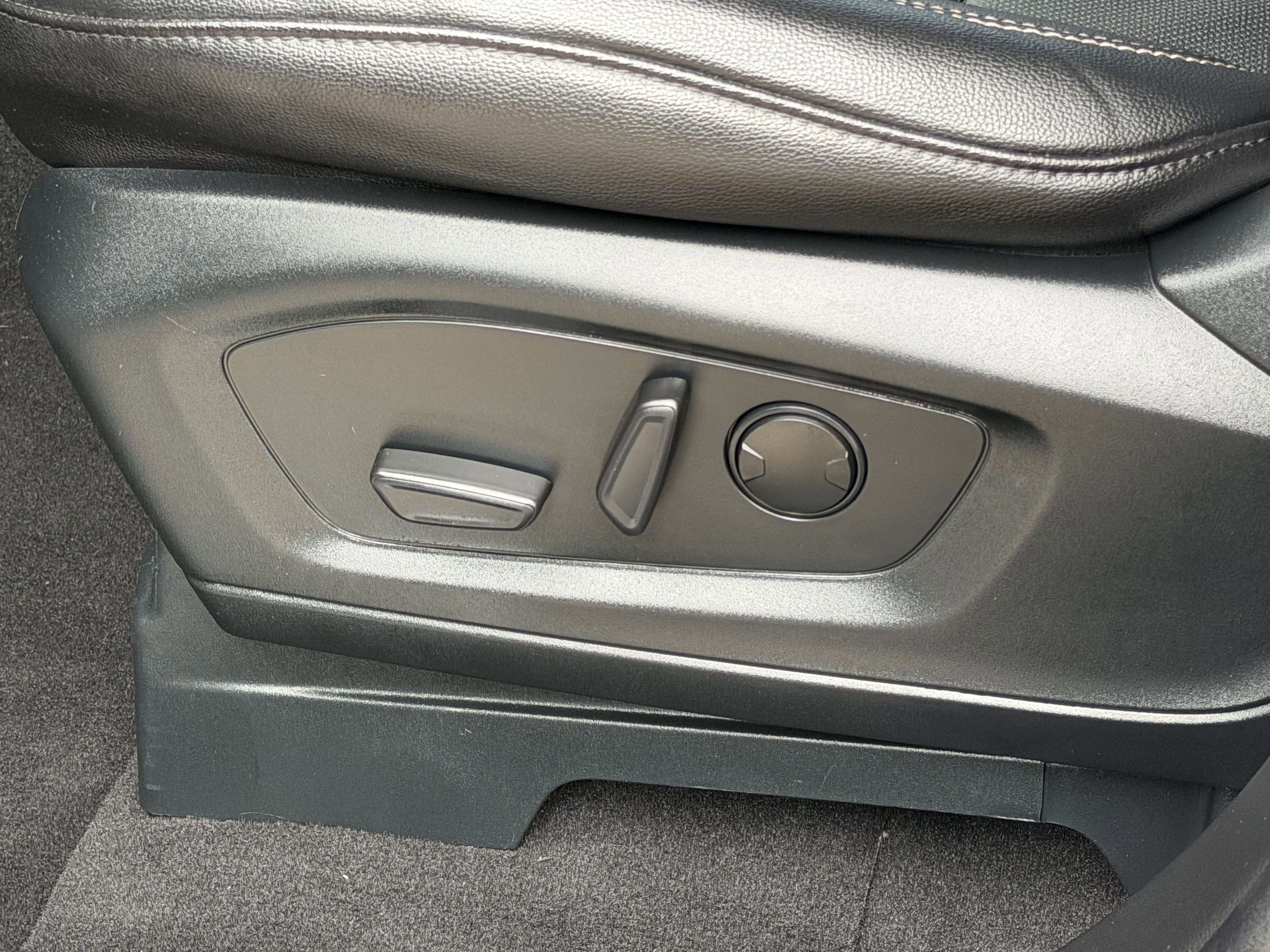 Certified 2024 Ford Explorer Limited w/ Limited Technology Package RWD image 17