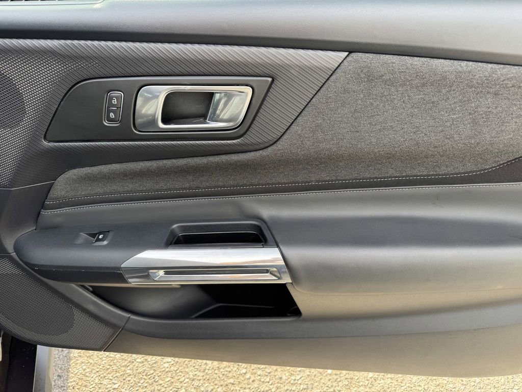 Certified 2024 Ford Mustang Coupe image 8