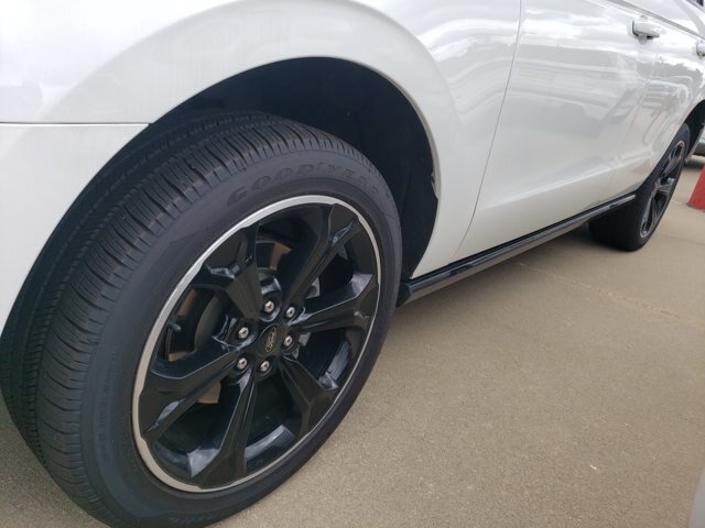 Certified 2022 Ford Expedition Limited AWD/4WD image 10