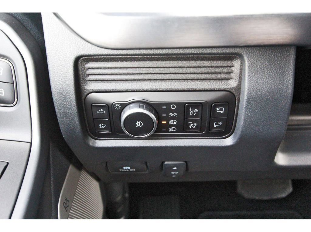 Certified 2025 Ford F250 Lariat w/ FX4 Off-Road Package image 20