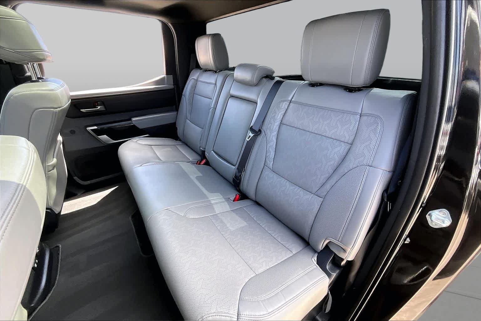 Used 2025 Toyota Tundra Limited AWD/4WD image 21