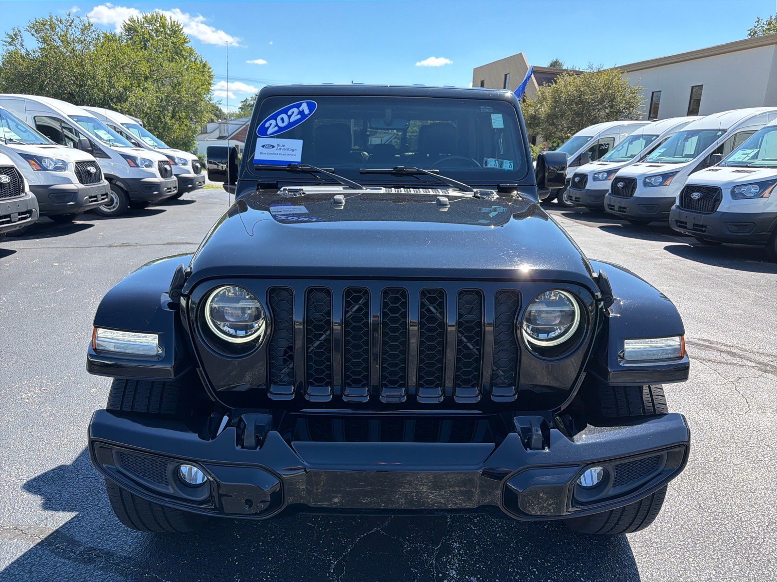 Used 2021 Jeep Gladiator Overland AWD/4WD image 2