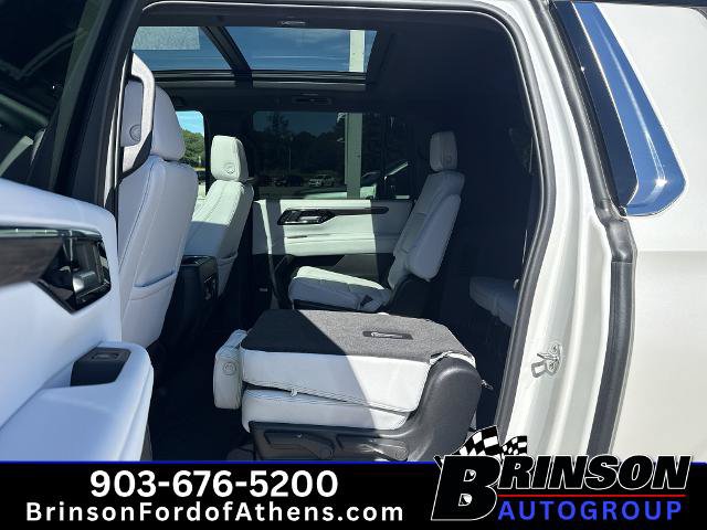 Used 2025 Chevrolet Suburban Premier w/ Sun And Tow Package AWD/4WD image 13