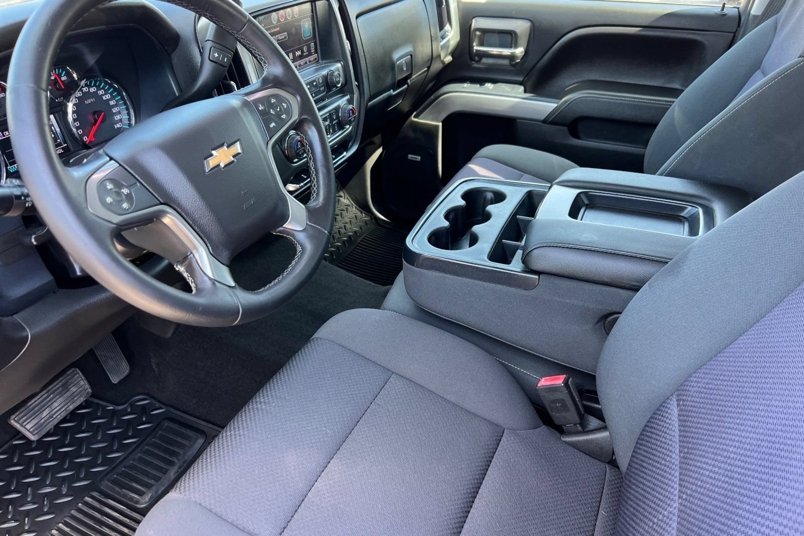 Used 2018 Chevrolet Silverado 1500 LT w/ All Star Edition AWD/4WD image 11