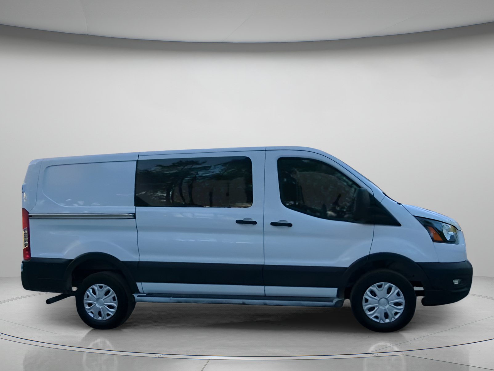 Certified 2025 Ford Transit 250 Low Roof w/ Exterior Upgrade Package RWD image 33