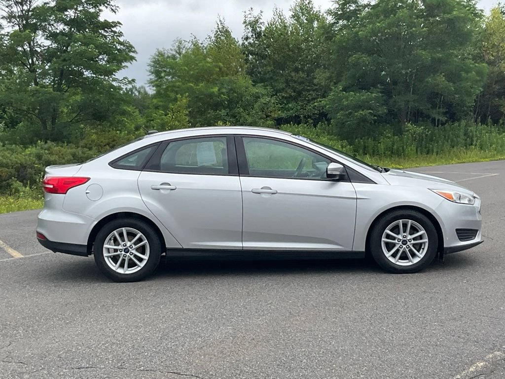 Certified 2017 Ford Focus SE FWD image 23