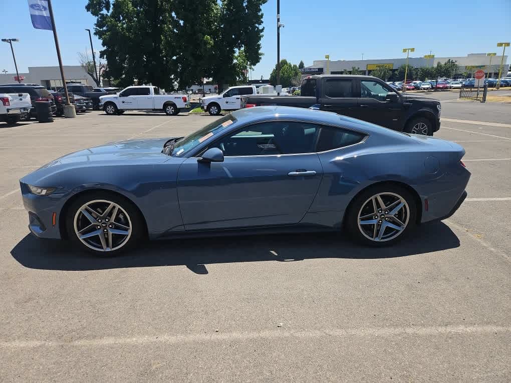 Certified 2024 Ford Mustang Coupe RWD image 4