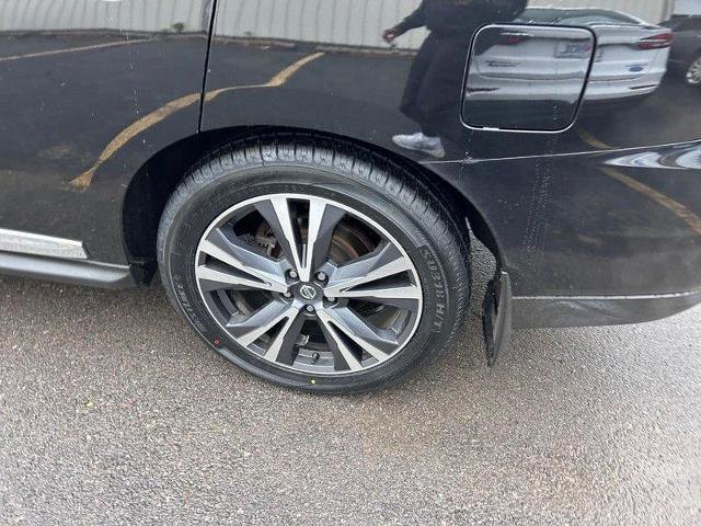 Used 2019 Nissan Pathfinder Platinum image 9