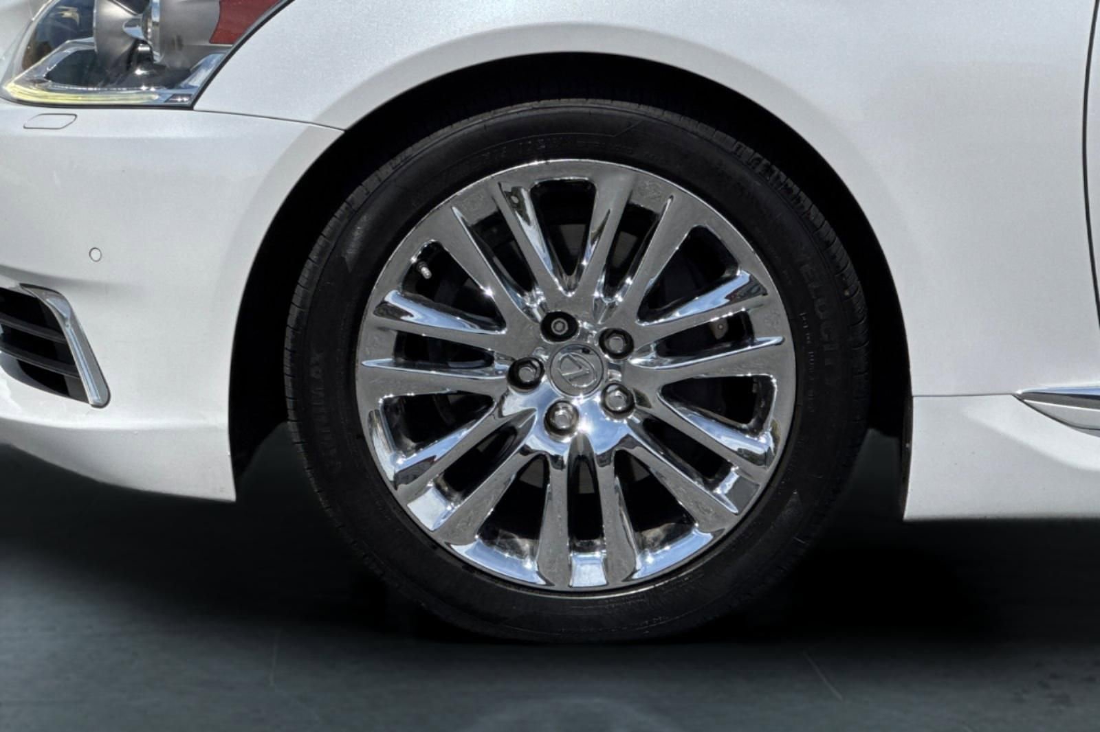 Used 2017 Lexus LS 460 w/ Comfort Package image 32