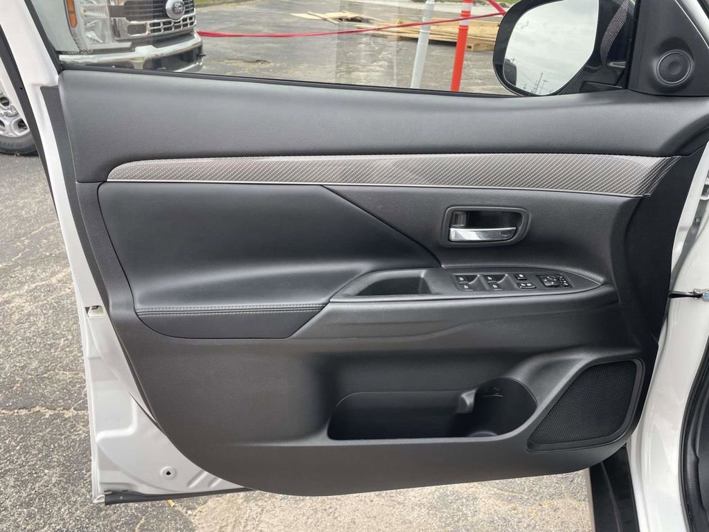 Used 2020 Mitsubishi Outlander SEL image 15