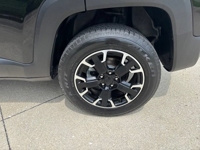 Used 2023 Jeep Renegade Trailhawk AWD/4WD image 11