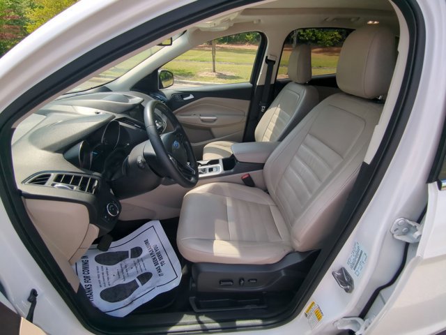 Certified 2019 Ford Escape Titanium FWD image 16