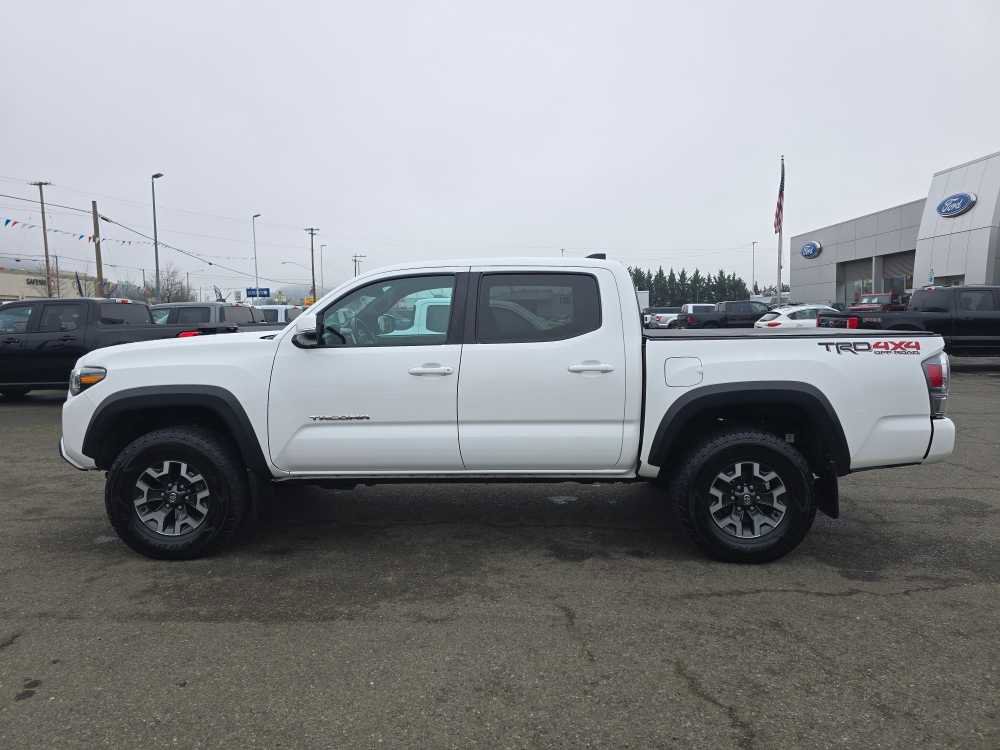 Used 2021 Toyota Tacoma TRD Off-Road w/ Technology Package image 2