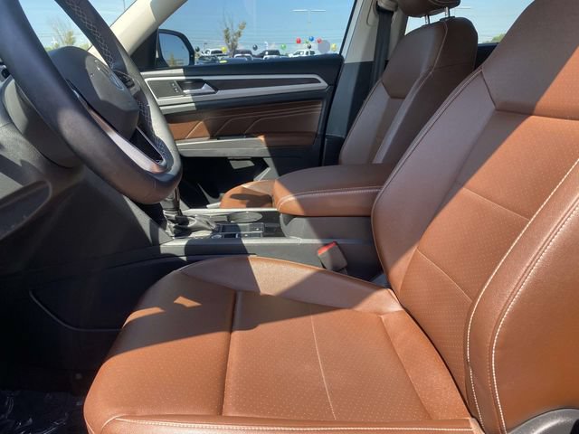 Used 2023 Volkswagen Atlas SE w/ Black Wheel Package FWD image 16