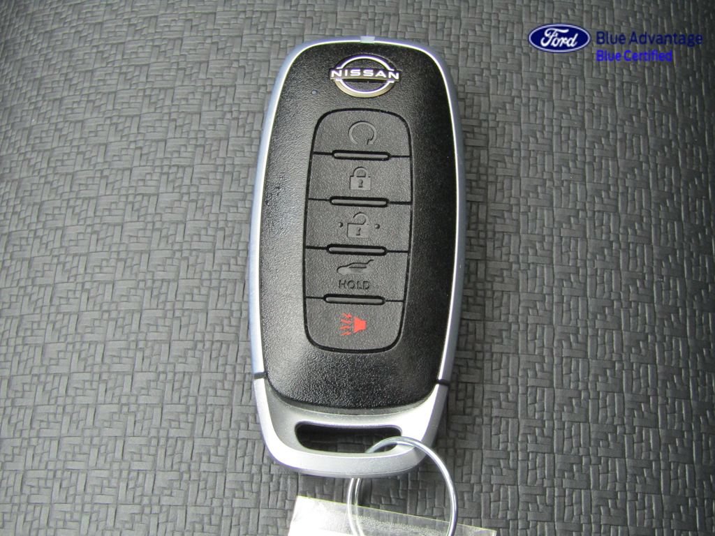 Used 2025 Nissan Rogue SV w/ SV Premium Package AWD/4WD image 39