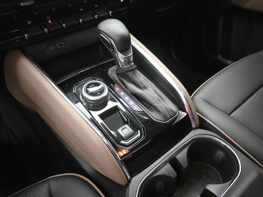 Used 2024 GMC Canyon Denali image 32