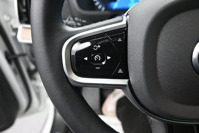 Used 2025 Volvo XC90 B6 Plus w/ Protection Package Premier AWD/4WD image 19